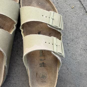 Yüksek Fiyat, Düşük Kalite: Birkenstock Terlikte Renk Değişimi Hayal Kırıklığı