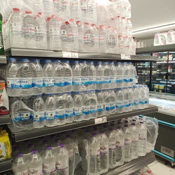 A101 Soğuk Dolaplarda Sadece Pahalı Suya Yer Veriyor Uygun Fiyatlı Suya Erişemiyorum