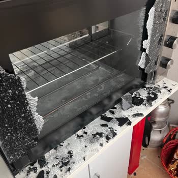 Patlayan Fırın Camı Sonrası İlgisizlik Ve Mağduriyet