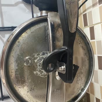 Korkmaz Mutfak Eşyaları Düdüklü Tencere Lastik Değişimi İçin Ücret Talebi