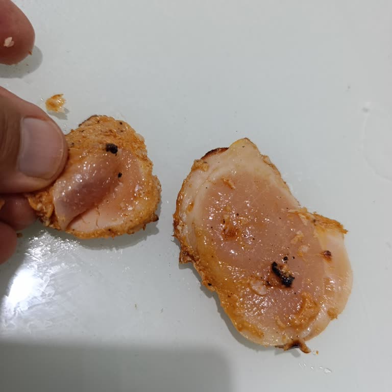 Lezita Piliç Dönerde Pişmemiş Parçalarla Karşılaştım