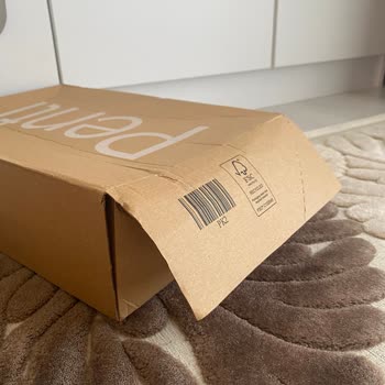 Açık Gelen Paket: Güven Sorunu Ve İlgisiz Kargo