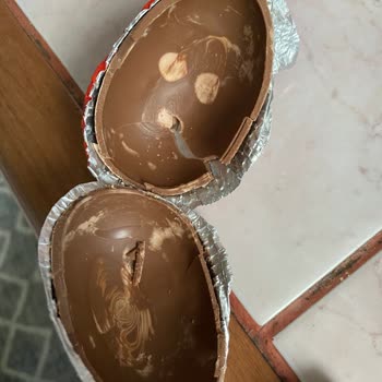 Ozmo Sürpriz Yumurta'da Bozuk Çikolata Sorunu Ve İade Talebi