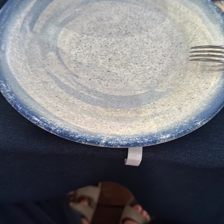 Yemeklerin Kalitesi Ve Otel Mimarisi Konaklama Deneyimini Olumsuz Etkiledi