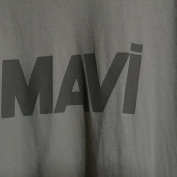 Mavi T-shirtte İlk Kullanımda Renk Solması Ve Leke Sorunu Yaşadım