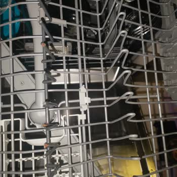 Arçelik Bulaşık Makinesinin Telleri Kısa Sürede Paslanıp Koptu, Çözüm Sunulmadı