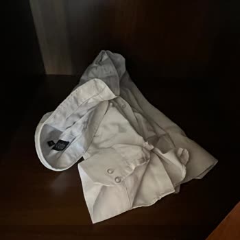 Odamda Bana Ait Olmayan Kirli Gömlek Ve İlgisiz Resepsiyon Deneyimi Yaşadım