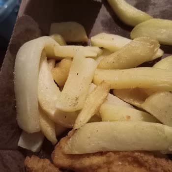 Bozuk Ve Kötü Kokulu Pizza, Sağlığım Tehlikeye Girdi!