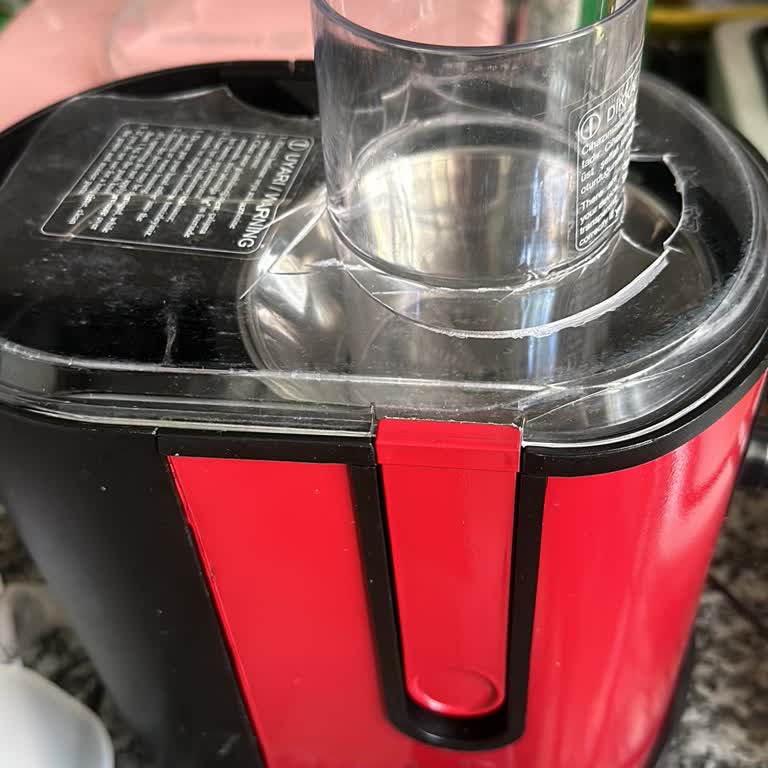 Sinbo Meyve Sıkacağının Kapağı Kırıldı Ve Cihaz Çalışmıyor