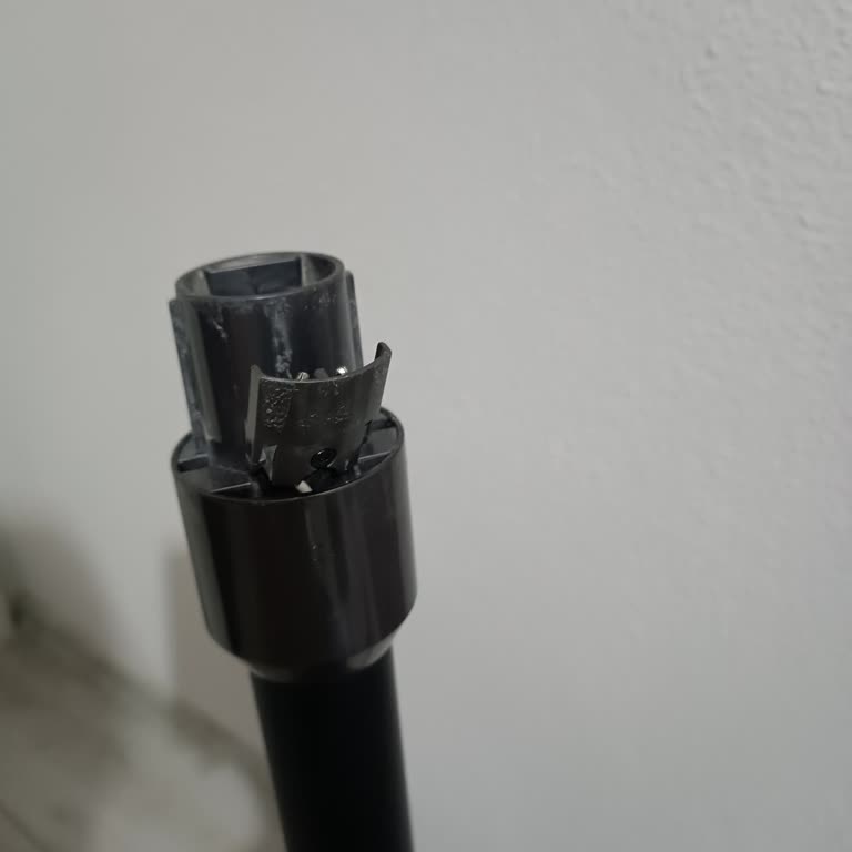 Dyson V10 Süpürgemin Parçası Kırıldı, Garanti Kapsamında Parça Temininde Belirsizlik Yaşıyorum