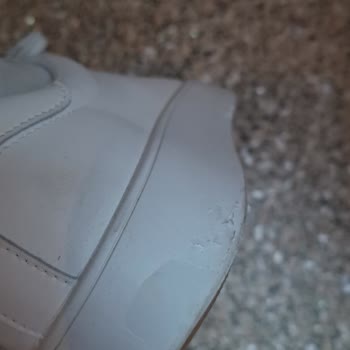 İki Saatte Hasar Gören Ayakkabıma İade Yapılmıyor, Mağdur Ediliyorum