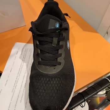 Kısa Sürede Yıpranan Ayakkabılar Ve İlgisiz Müşteri Hizmetleri