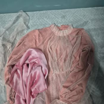 @femaboutiquee Sipariş Ettiğim Elbise Ve Şal Yanlış Geldi, Firma Sorunumu Çözmüyor!