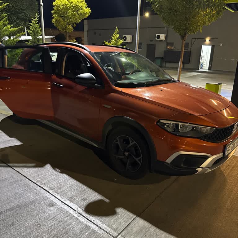 Europcar Yolda Kalan Kiralık Araç İçin Saatlerce Yardım Bekledik, Mağduriyetimiz Giderilmedi