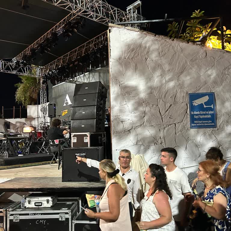 Yüksek Ücretli Bilette Görüş Engeli: Datça Açıkhava Tiyatrosu'nda Büyük Hayal Kırıklığı