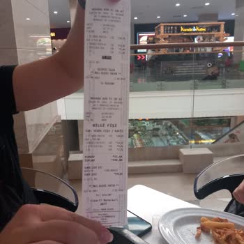 Usta Dönerci'den Eksik Ve Yanıltıcı Ürün Sunumu, İlgisiz Personel