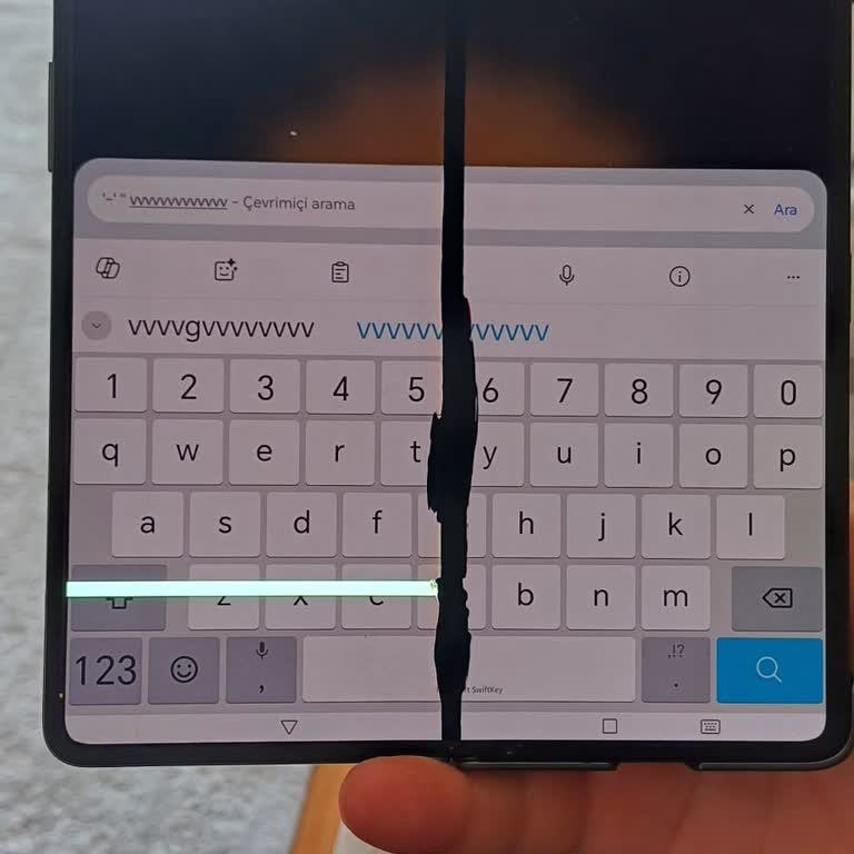 Garanti Kapsamında Olmasına Rağmen Ekran Onarımı İçin Ücret Talebi