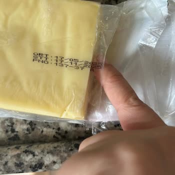 Son Kullanma Tarihi Geçmemiş Kaşar Peynirinin Küflü Çıkması Ve Denetim Eksikliği