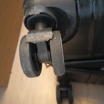 Uçuş Sonrası Valiz Hasarı ve Mağduriyet Talebi