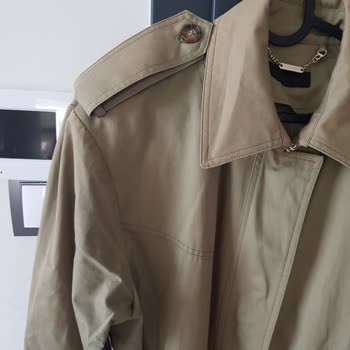 Üç Ayda Solan Trençkot Ve Garantiye Rağmen Çözülmeyen Sorun