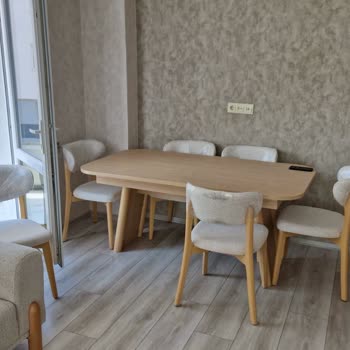 Hasarlı Masa Ve Sandalyeler Teslim Edildi, Servis Dönüş Yapmıyor