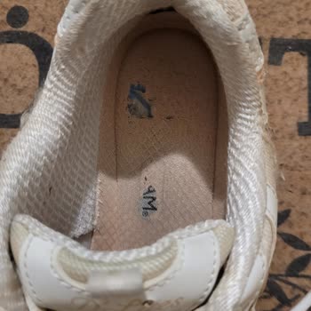 Skechers Ayakkabının Kısa Sürede Tabanının Delinmesi Hayal Kırıklığı Yarattı