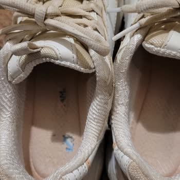 Skechers Ayakkabının Kısa Sürede Tabanının Delinmesi Hayal Kırıklığı Yarattı