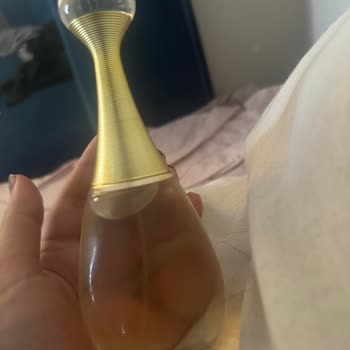 Aldığım Dior J’Adore Parfüm Sahte Çıktı, Satıcı Çözüm Sunmuyor