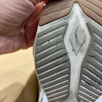 Kısa Sürede Yırtılan Skechers Ayakkabı İçin Çözüm Sunulmadı