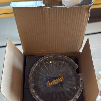 Kervan Tekstil-Çeyiz-Mobilya Kırık Gelen Ürünler Ve İletişimsizlik Nedeniyle Mağduriyet