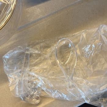 Kervan Tekstil-Çeyiz-Mobilya Kırık Gelen Ürünler Ve İletişimsizlik Nedeniyle Mağduriyet