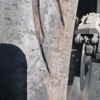 Kısa Sürede Lastiklerde Derin Çatlaklar Oluştu