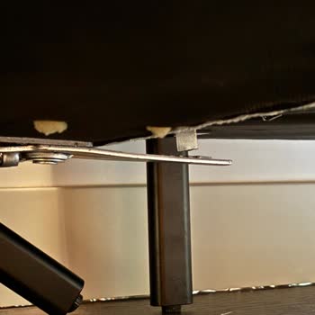 Kırık Koltuk Teslimatı Ve Eksik Gardırop: Çözüm Sunulmuyor