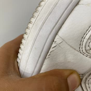 Kısa Sürede Yıpranan Sneaker Ve Çözüm Sunmayan Müşteri Hizmetleri Mağduriyeti