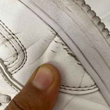 Kısa Sürede Yıpranan Sneaker Ve Çözüm Sunmayan Müşteri Hizmetleri Mağduriyeti