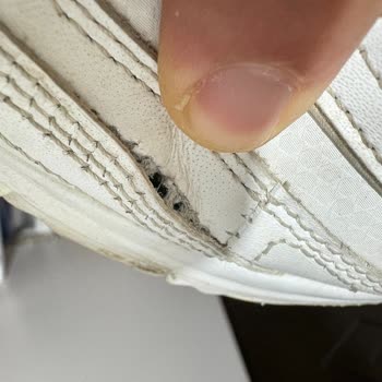 Skechers Ayakkabıda Dikiş Yırtığına Çözüm Bulunamıyor