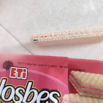 Eti Hoşbeş Gofretin İçinde Siyah Madde Buldum Firma Dönüş Yapmıyor