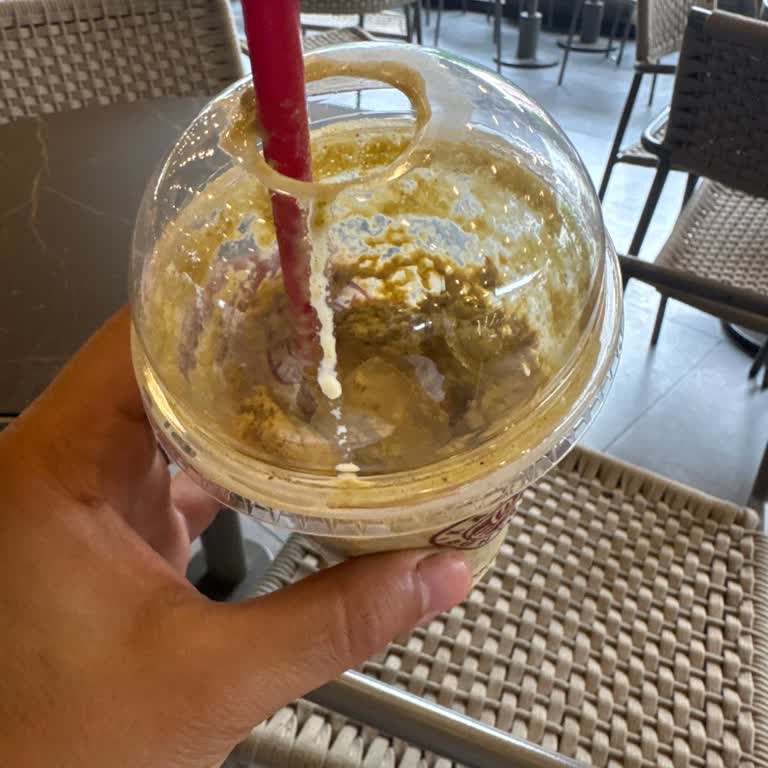 Kahve Dünyası'nda Fıstıklı Latte Siparişimde Aşırı Buz Ve Az İçecek Sorunu