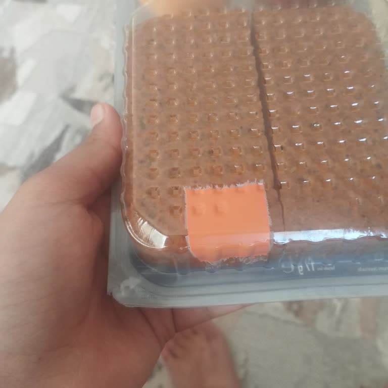 Ambalajı Delik Ve Kötü Kokulu Çiğköfte Satışı: Sağlığımız Tehlikede