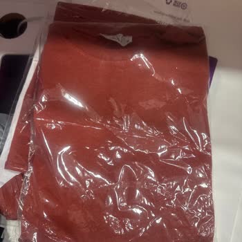 Siparişimde Elbise Yerine Değersiz Tişörtler Gönderildi Mağdur Edildim