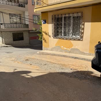 İzmir Doğalgazın Kazı Sonrası Asfaltı Aylardır Yapmaması Mağduriyet Yaşatıyor
