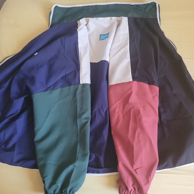 I Face Poor Stitching and No Return Option for Rebell XL Shirt on Shopify