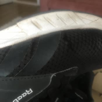 Kısa Sürede Yırtılan Reebok Ayakkabıma Çözüm Sunulmadı