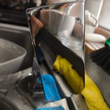 Garanti Kapsamındaki Bataryadan Su Fışkırıyor, Servis Ücreti Talep Ediliyor!