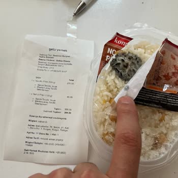 Getirden Gelen Küflü Pilav Ve Müşteri Hizmetlerinden Dönüş Alamamak