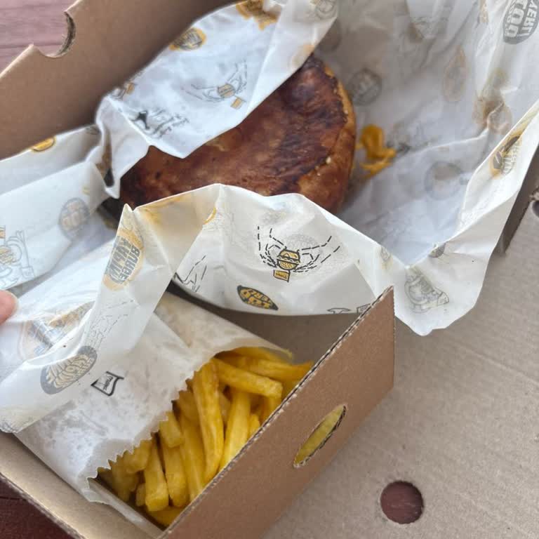 Musqa Burger Asla Tadı Ve Görüntüsü Aynı Değildi!