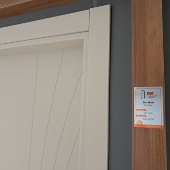 Mobilya Mağazasında Satış Sorumlusundan Beklenmedik Azarlama Deneyimi