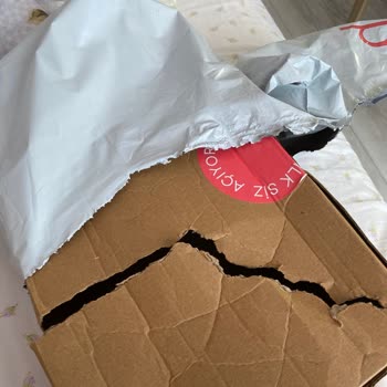 Siparişim Açılmış Ve Hijyenik Olmayan Şekilde Teslim Edildi