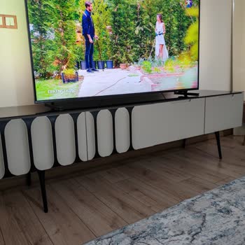 Garanti Kapsamındaki TV Ünitesi Ayakları Kırıldı, Acil Çözüm Bekliyorum