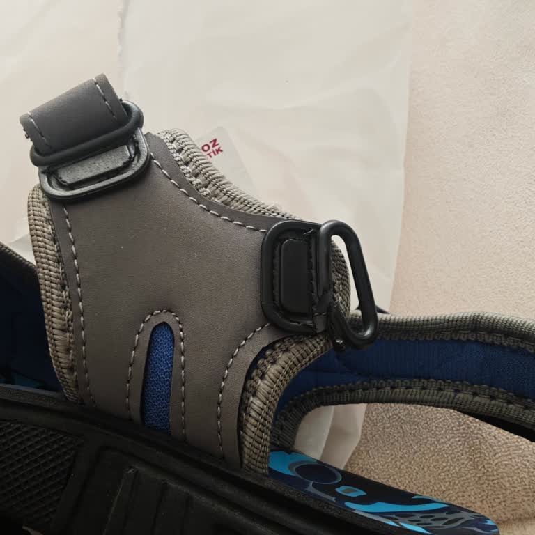 Kullanılmış Ve Yırtık Sandalet Gönderildi, Değişim Talebim Karşılanmadı